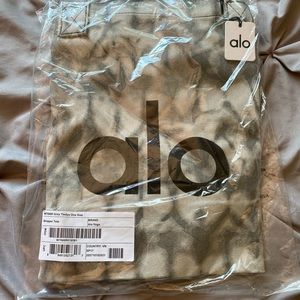 Alo Yoga Shopper Tote Bag - Grey Tiedye (Brand new, unopened)